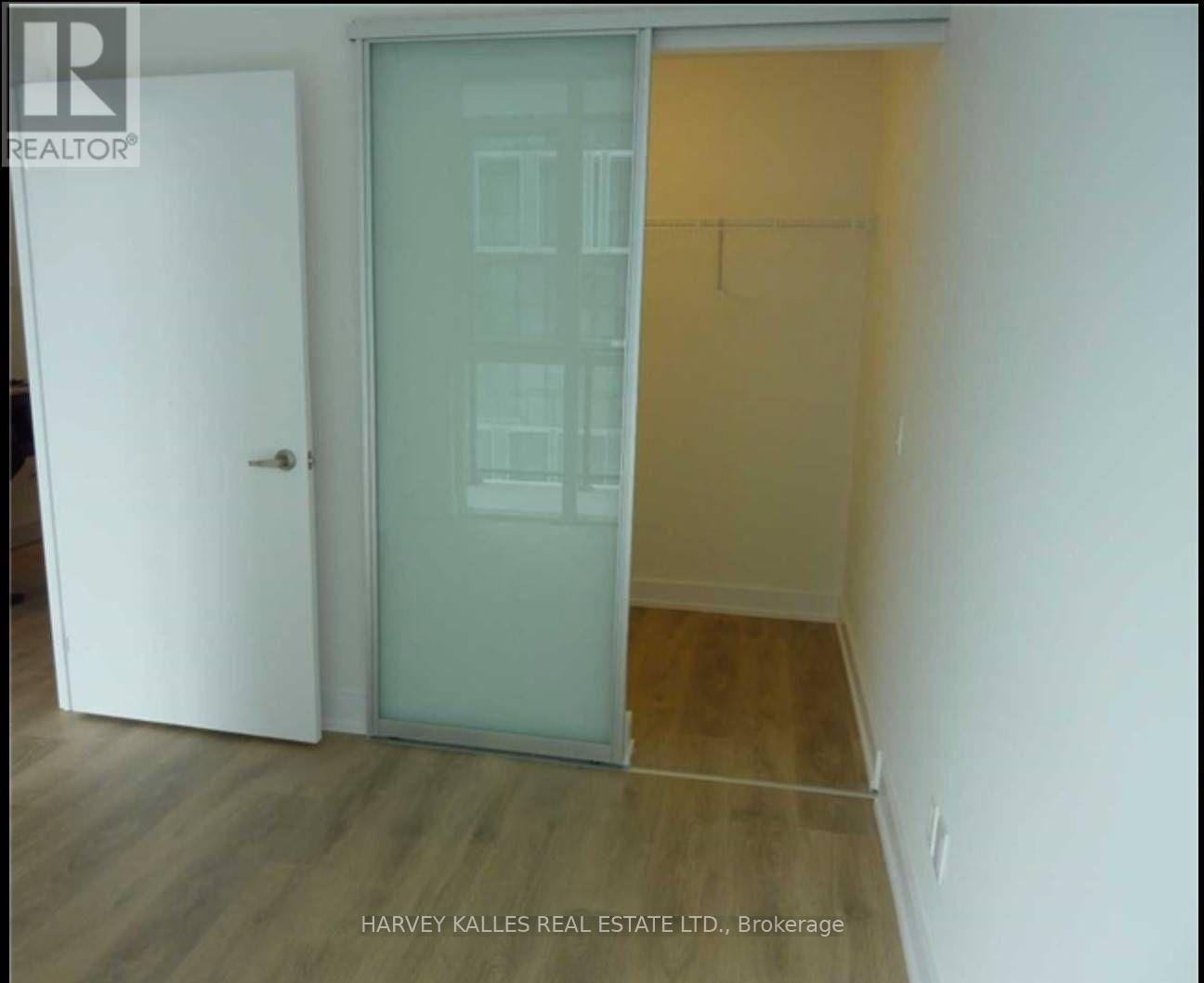 810 - 128 FAIRVIEW MALL DRIVE