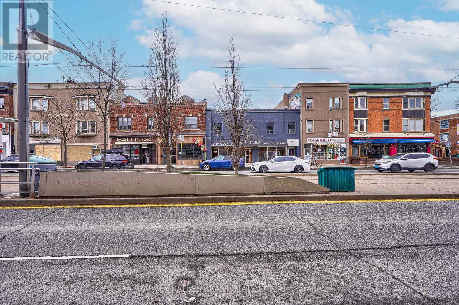 4 - 1074 ST CLAIR AVENUE W