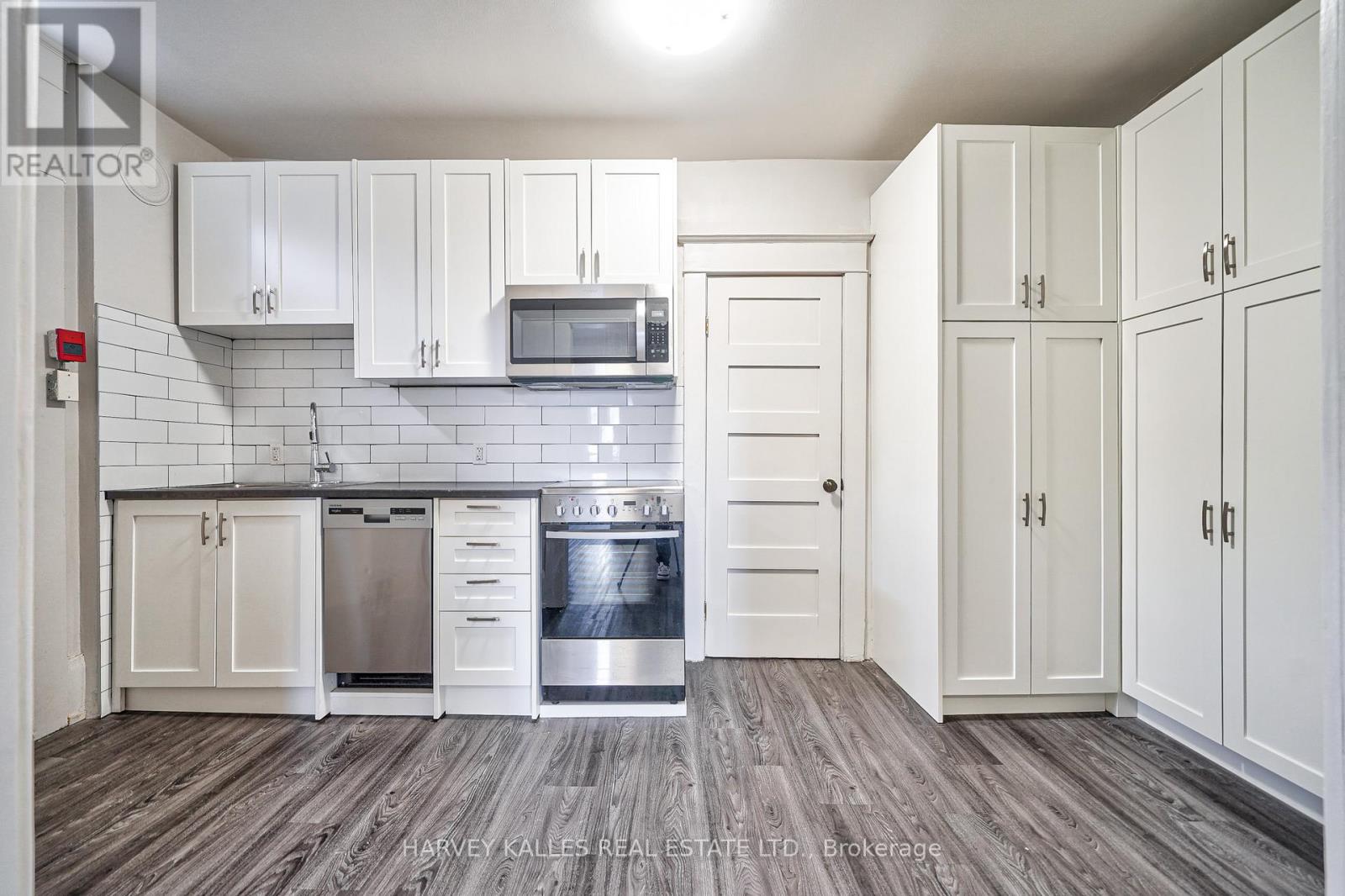 4 - 1074 ST CLAIR AVENUE W