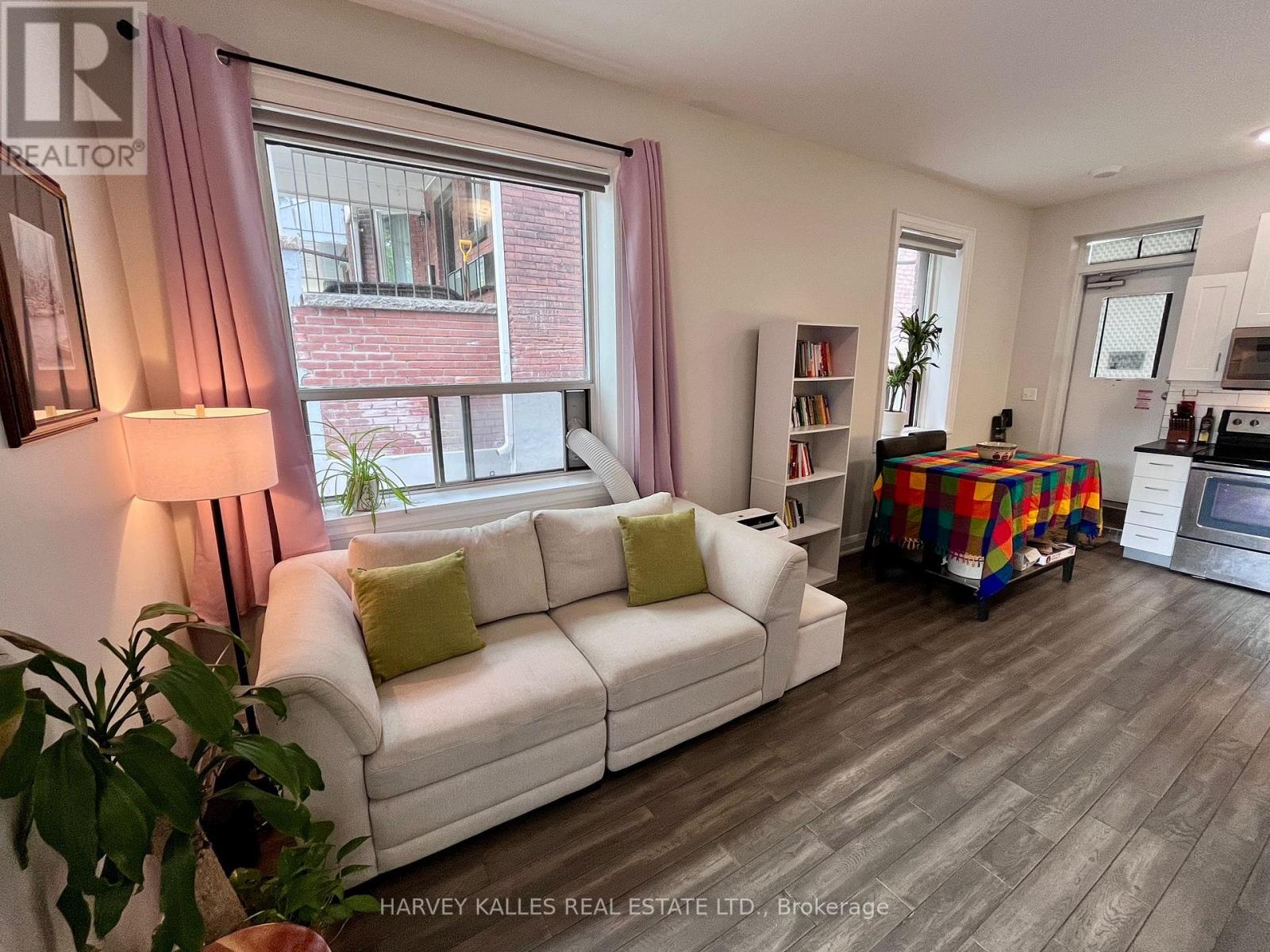 1 - 167 LAUDER AVENUE