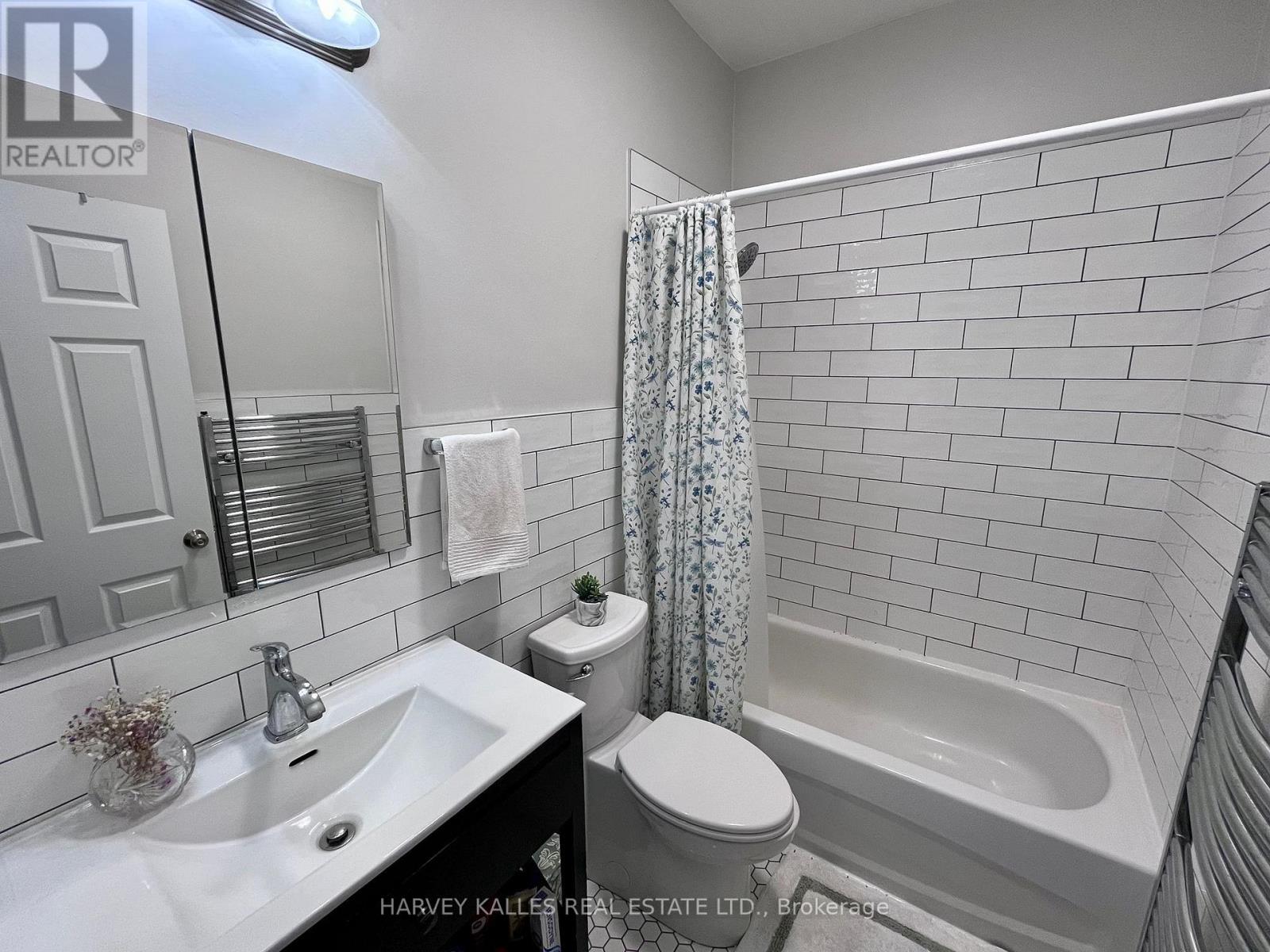 1 - 167 LAUDER AVENUE