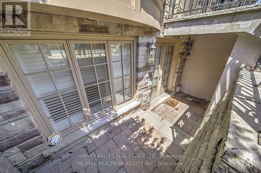 LOWER - 384 SPADINA ROAD