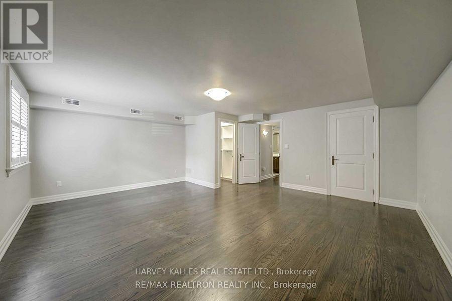 LOWER - 384 SPADINA ROAD
