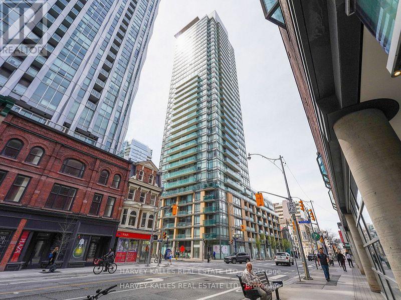 1305 - 18 YORKVILLE AVENUE