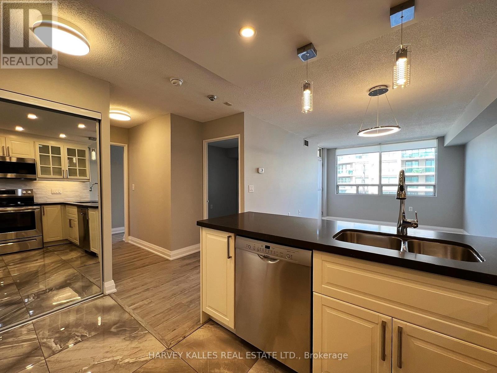 410 - 555 WILSON HEIGHTS BOULEVARD