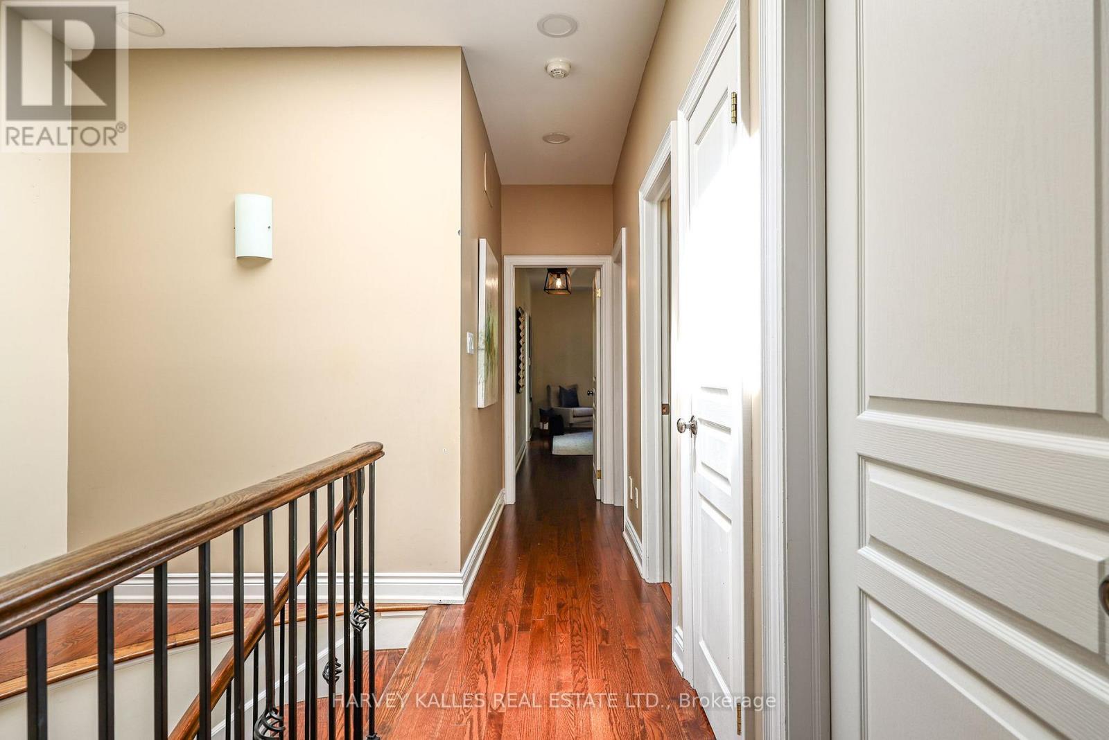 30 WALDER AVENUE