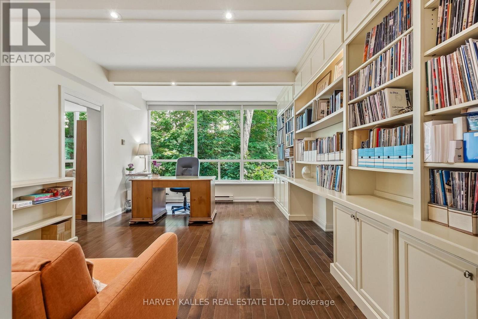 PH16 - 3800 YONGE STREET