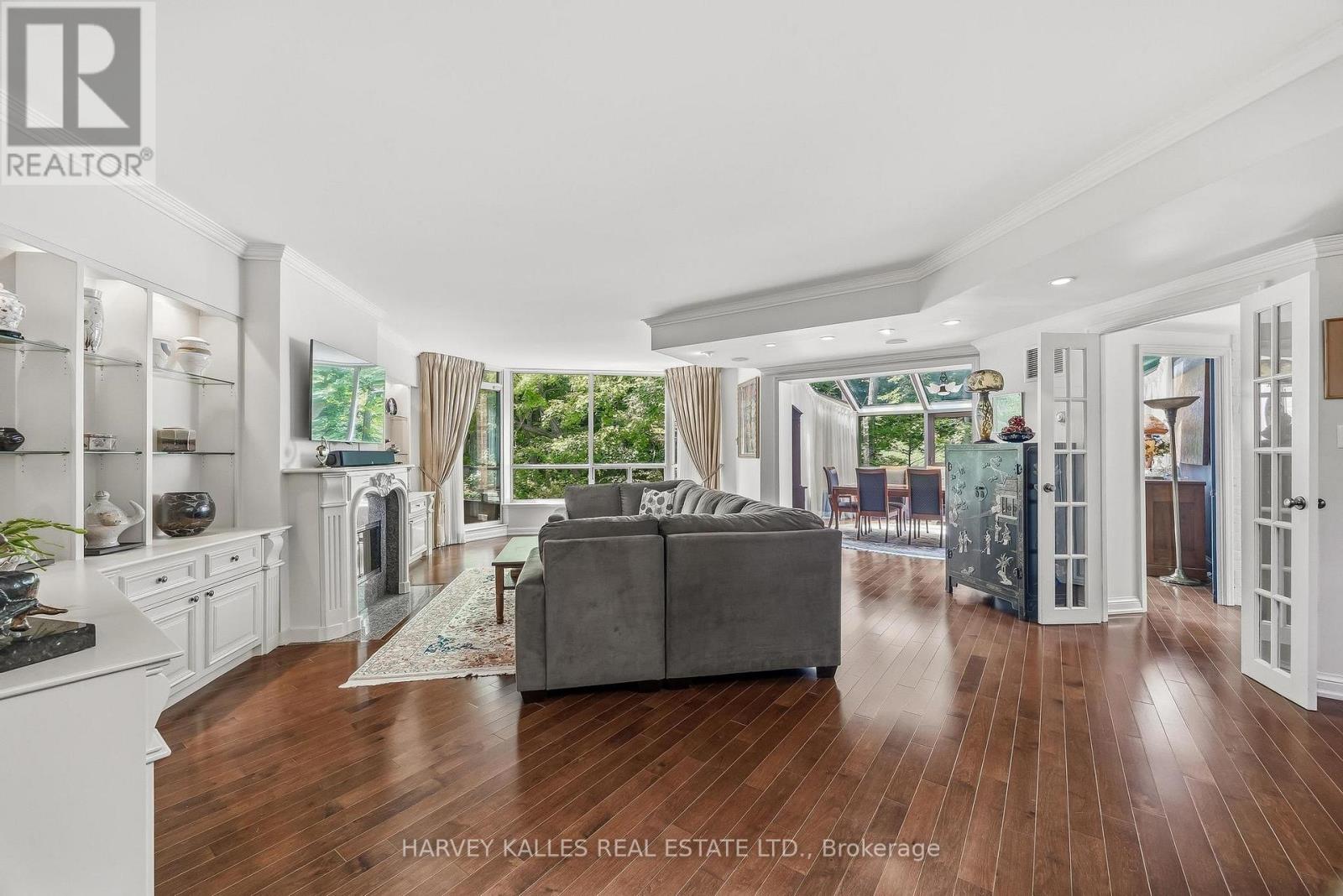 PH16 - 3800 YONGE STREET