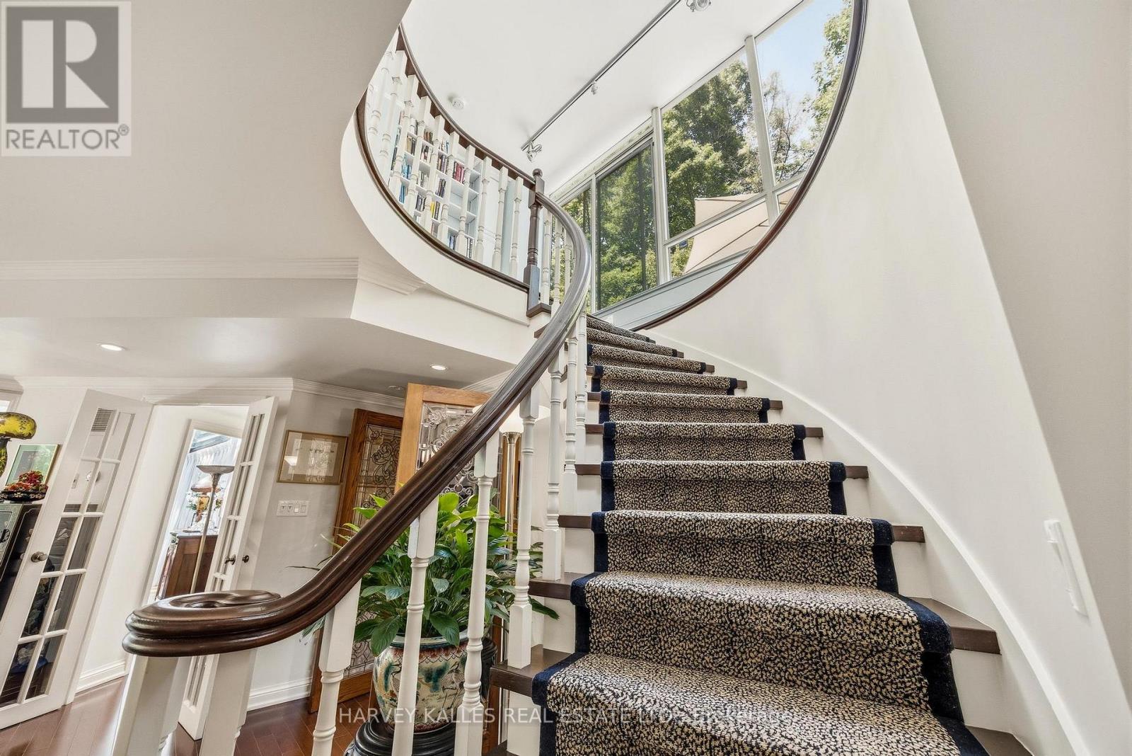 PH16 - 3800 YONGE STREET