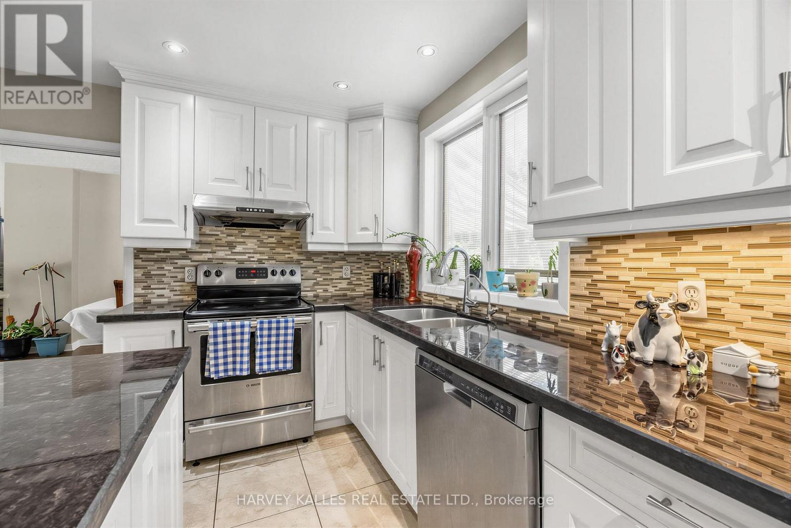 12 LONGHOPE PLACE