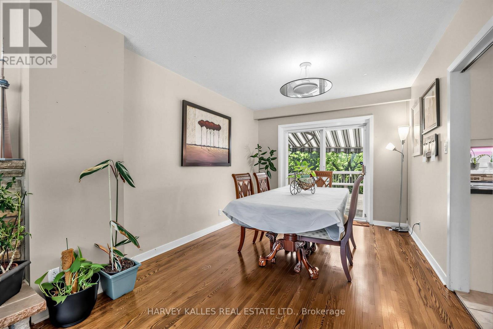 12 LONGHOPE PLACE