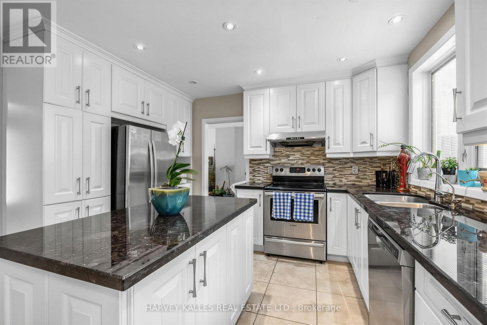 12 LONGHOPE PLACE