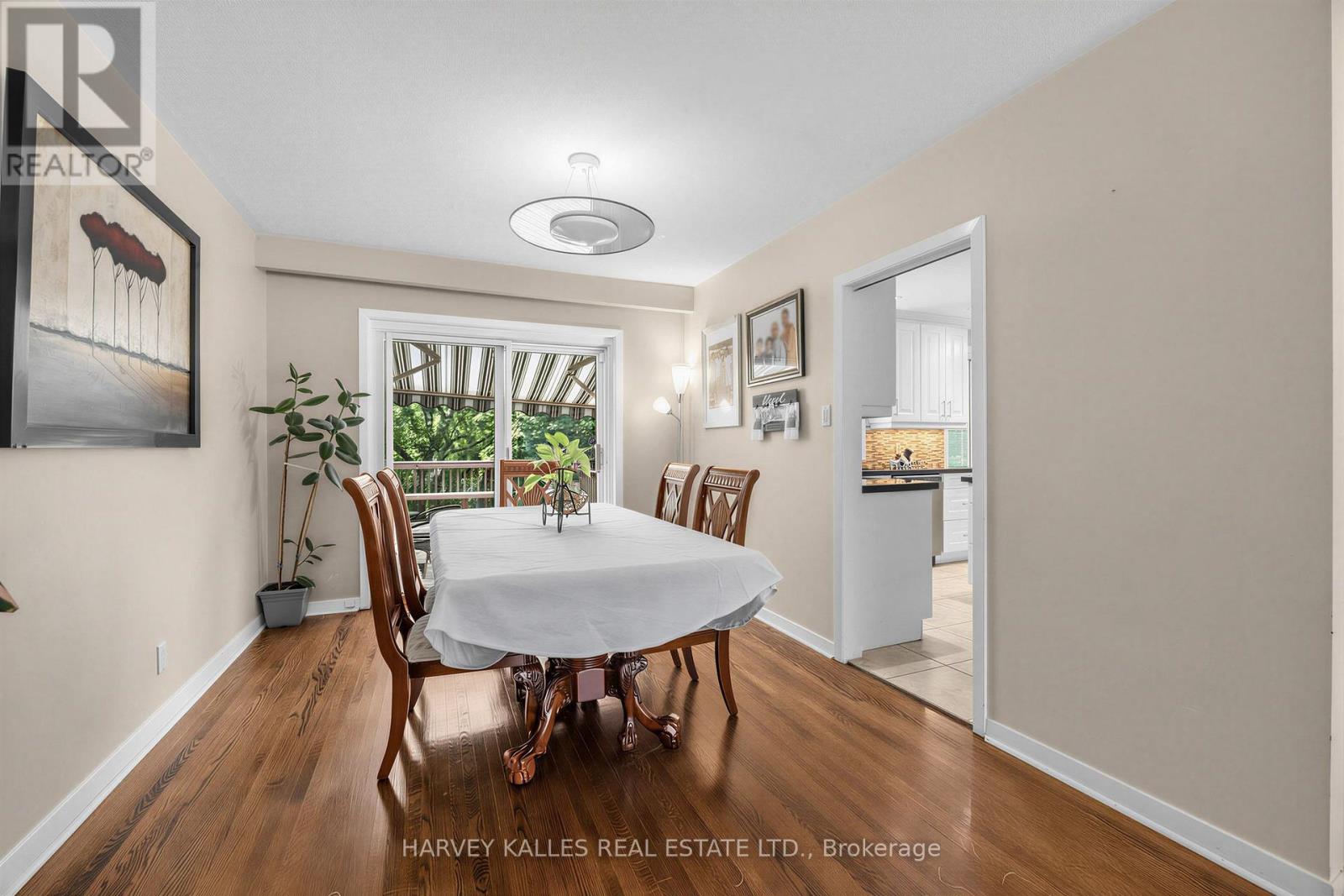 12 LONGHOPE PLACE