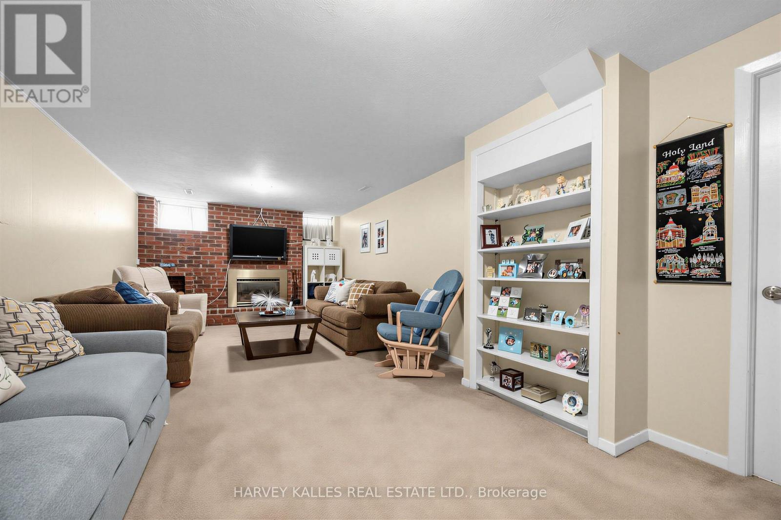 12 LONGHOPE PLACE
