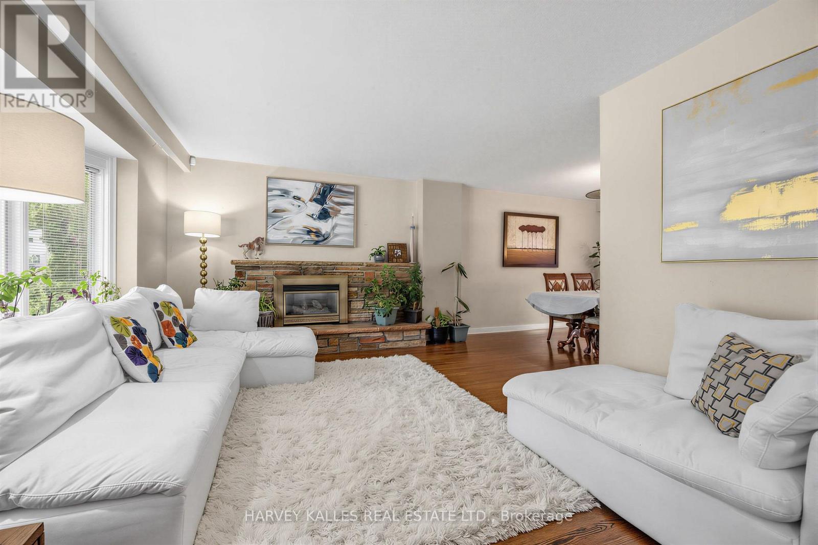 12 LONGHOPE PLACE