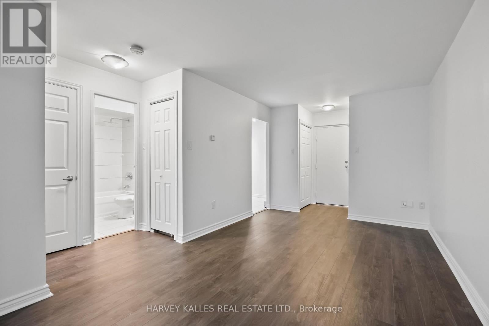 10 - 353 QUEEN STREET