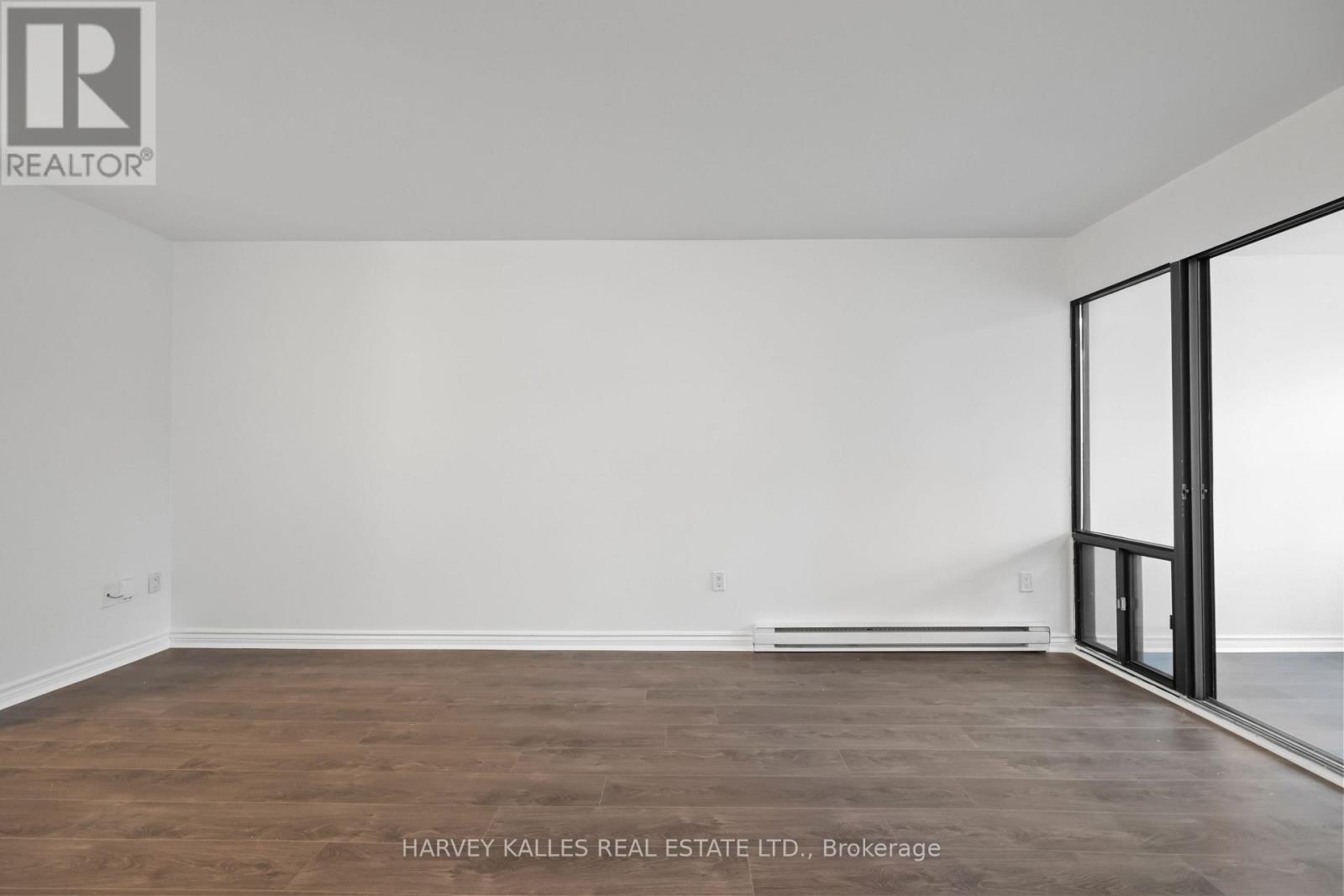 10 - 353 QUEEN STREET