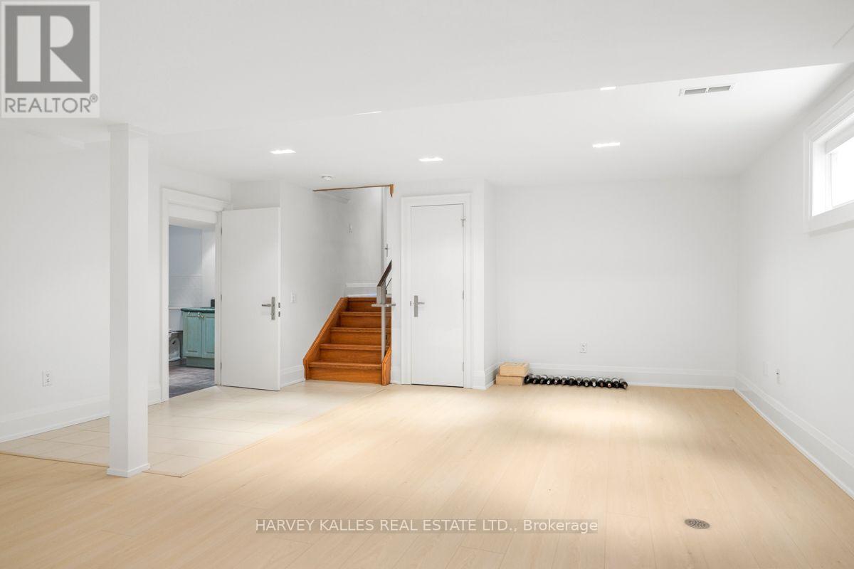562 BEDFORD PARK AVENUE