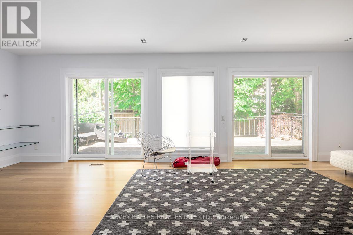 562 BEDFORD PARK AVENUE