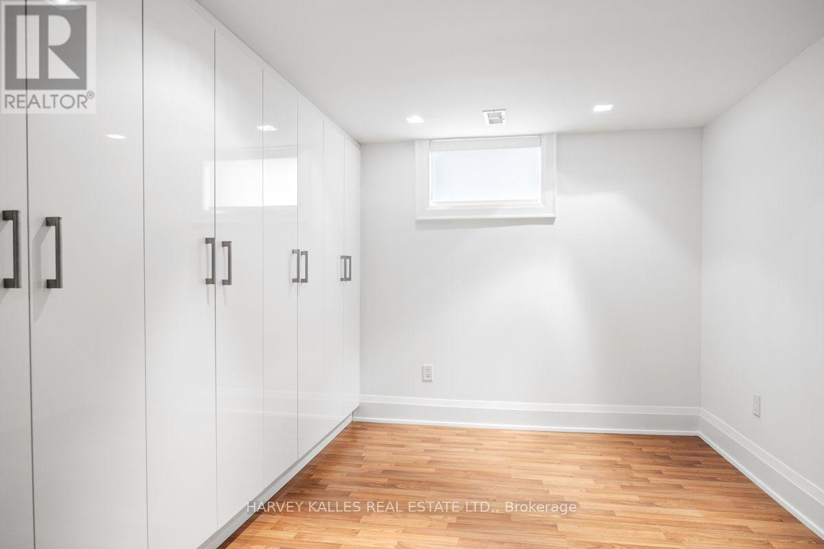 562 BEDFORD PARK AVENUE