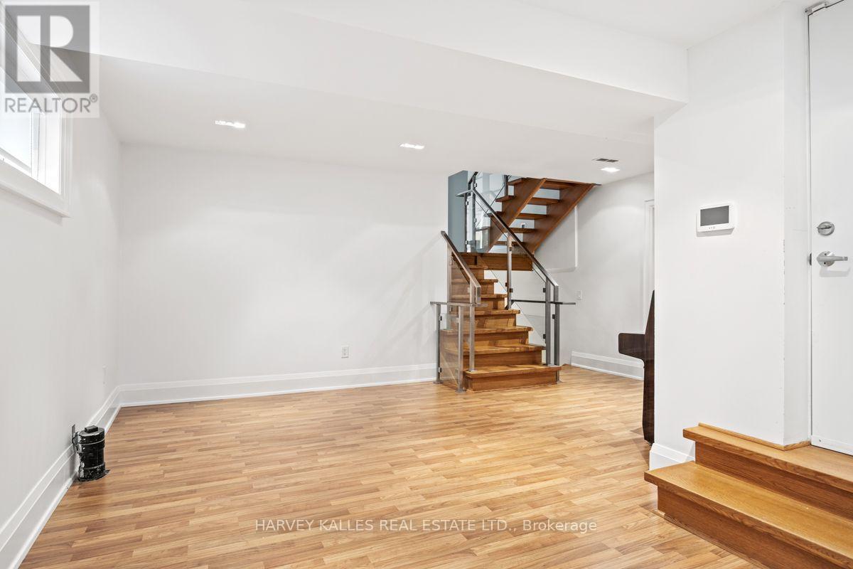 562 BEDFORD PARK AVENUE