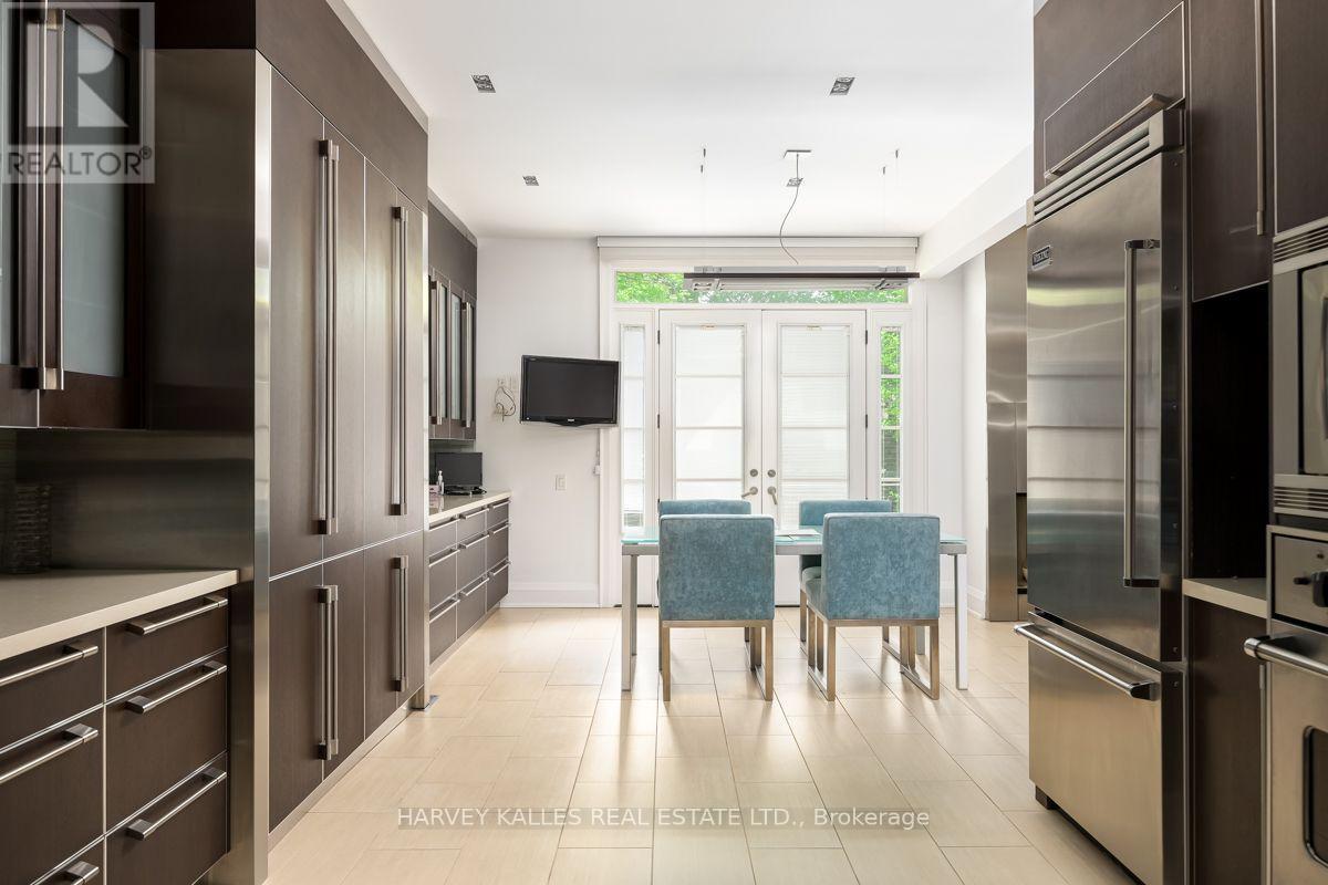 562 BEDFORD PARK AVENUE