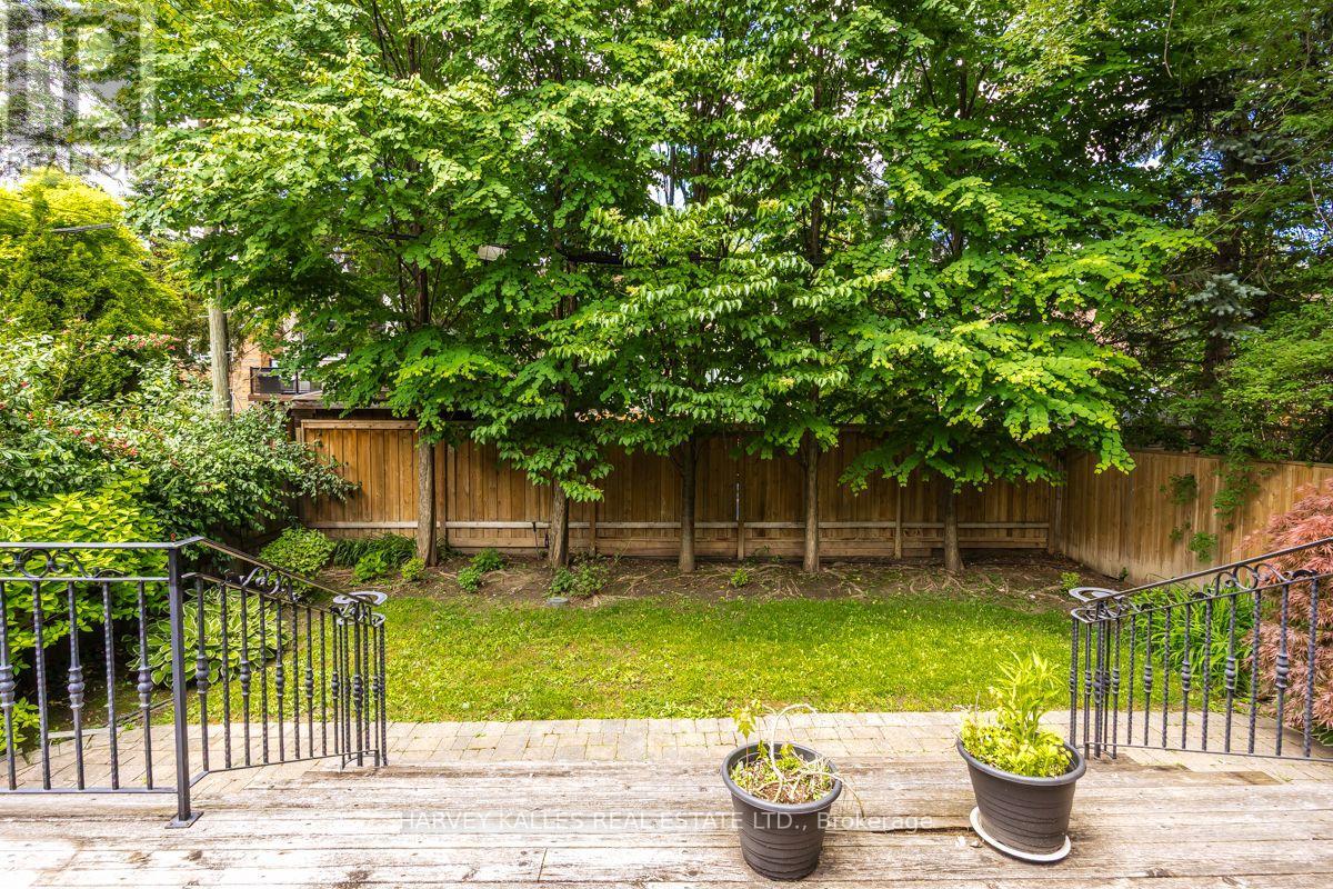 562 BEDFORD PARK AVENUE