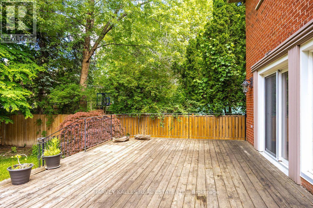 562 BEDFORD PARK AVENUE