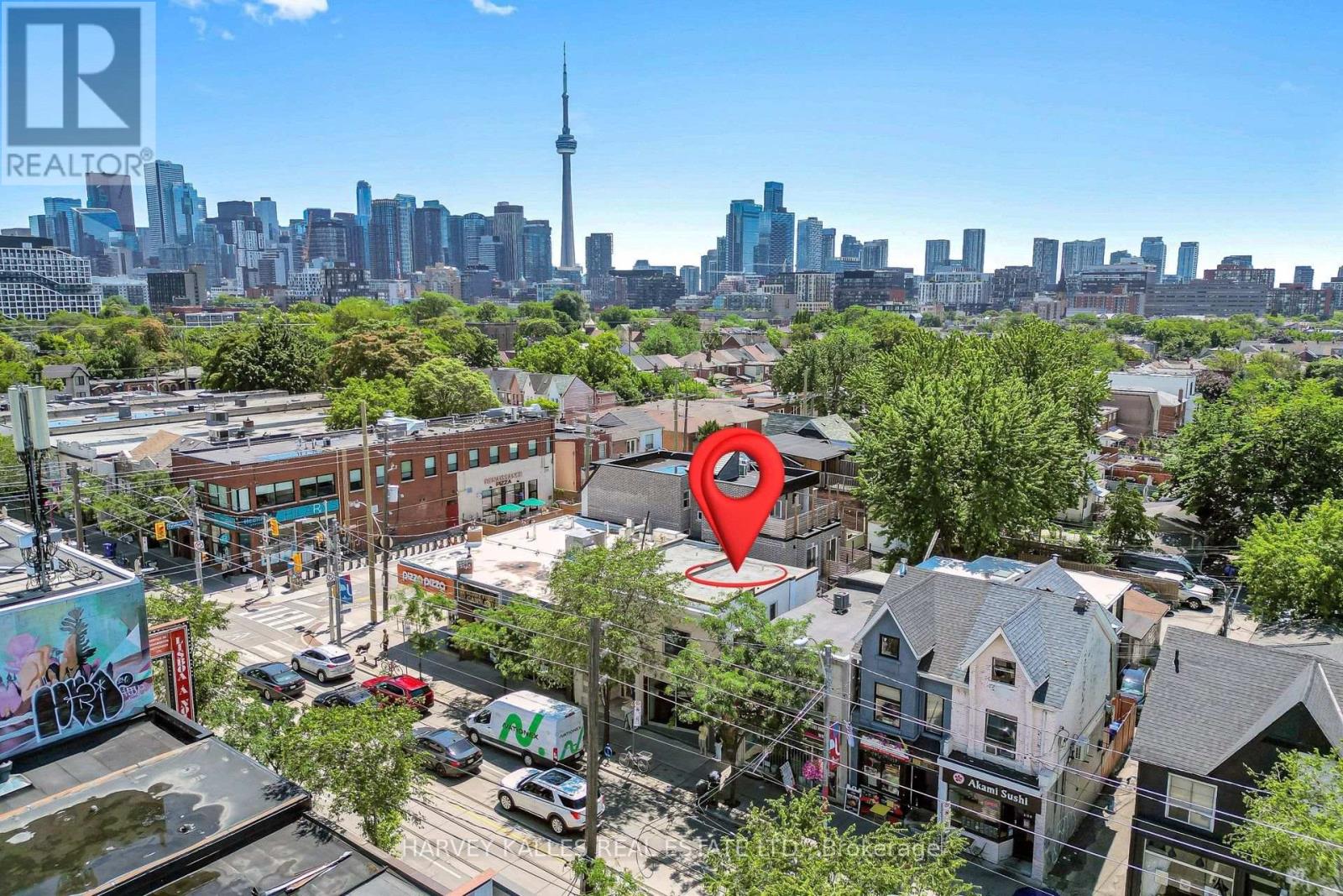 819 DUNDAS STREET W