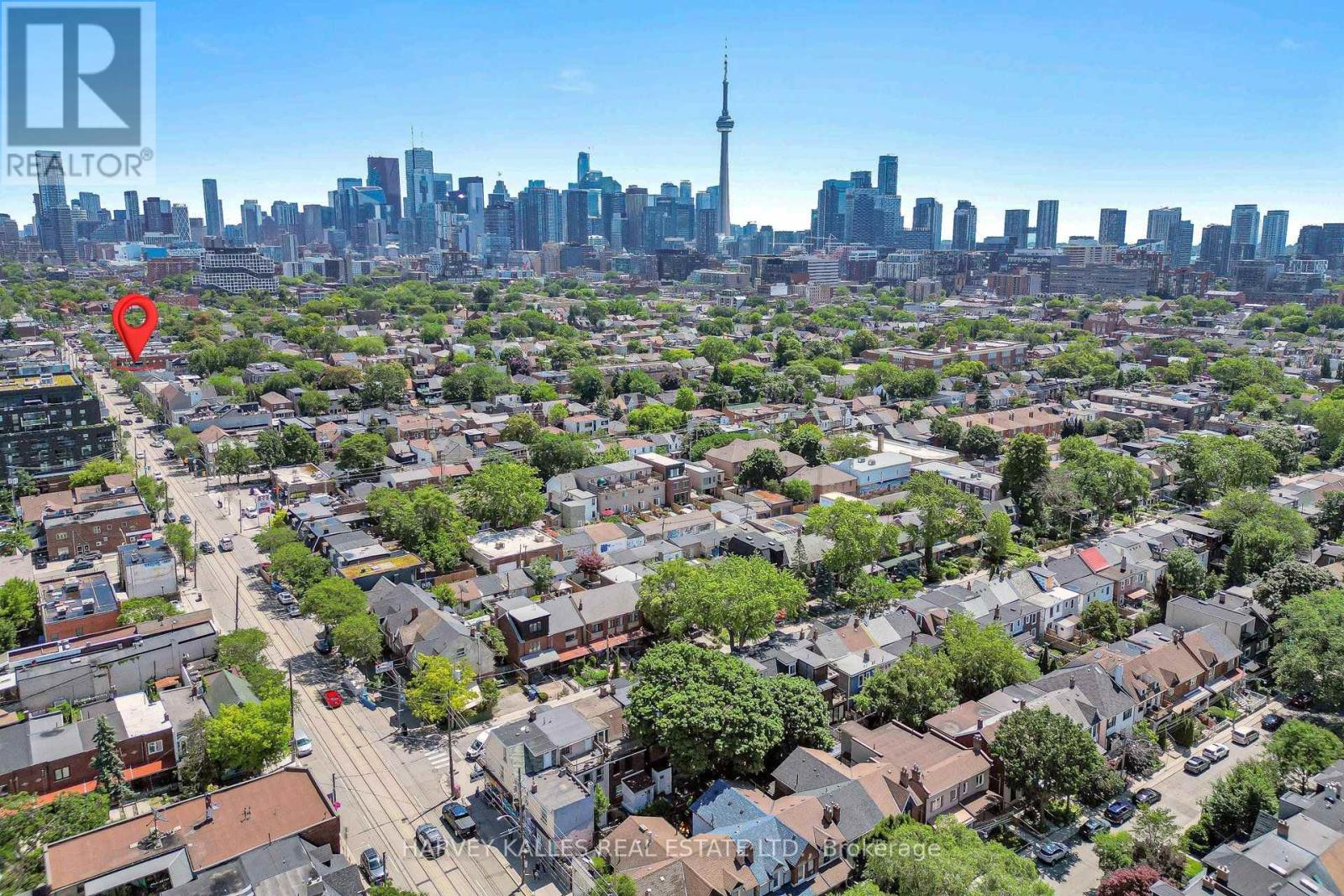 819 DUNDAS STREET W