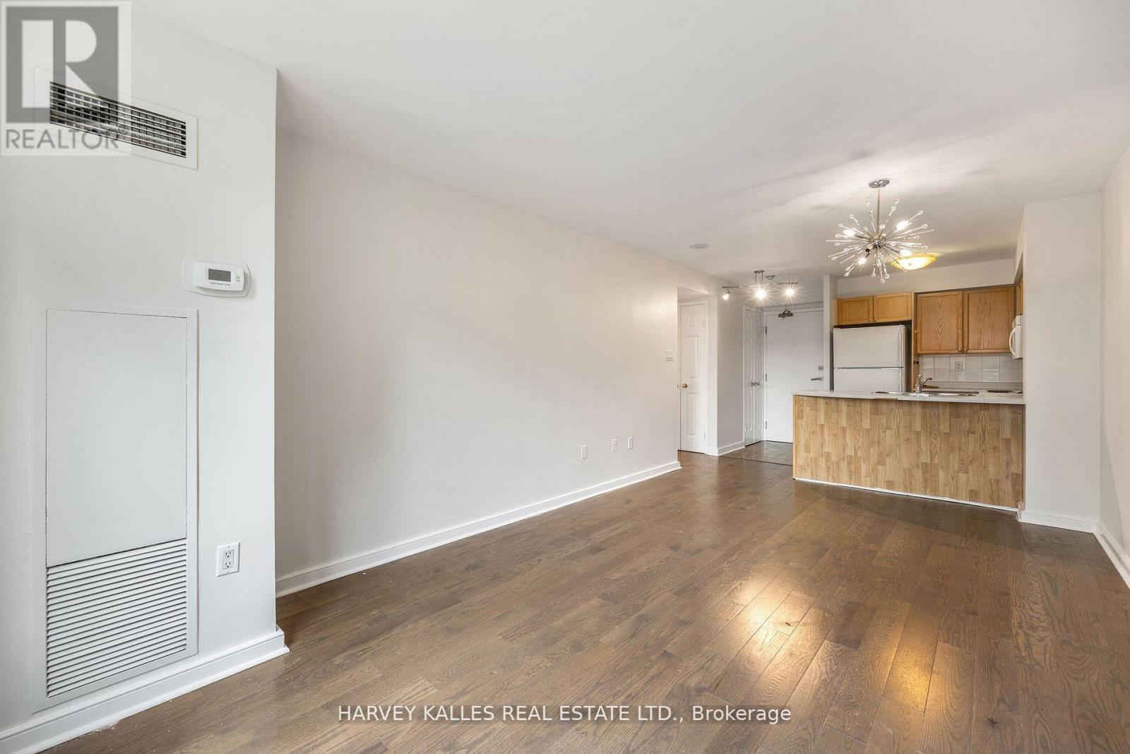 512 - 109 FRONT STREET E