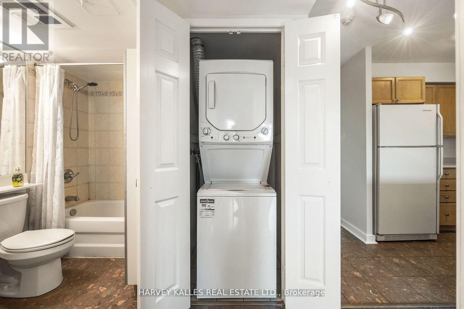 512 - 109 FRONT STREET E