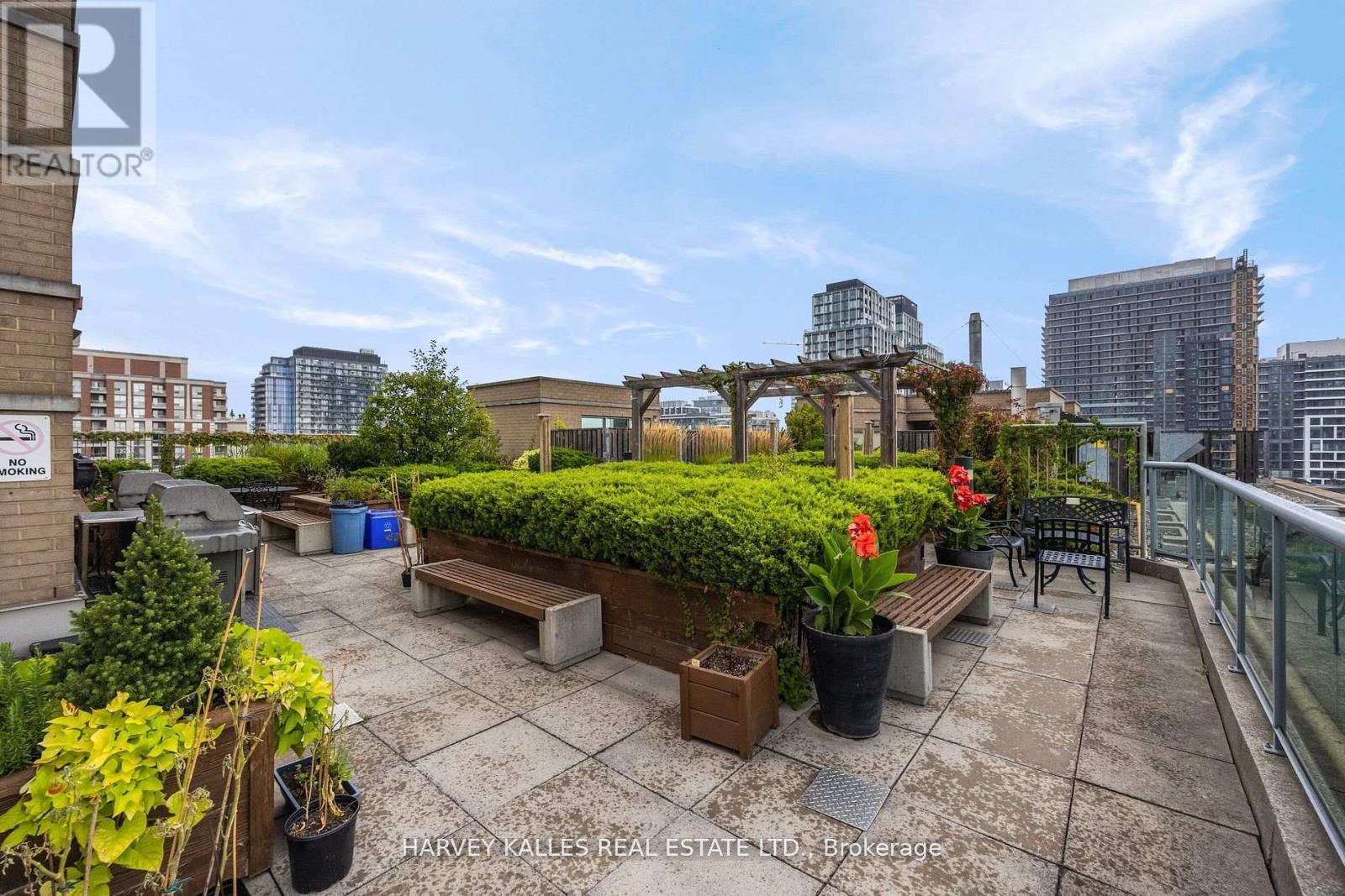 512 - 109 FRONT STREET E