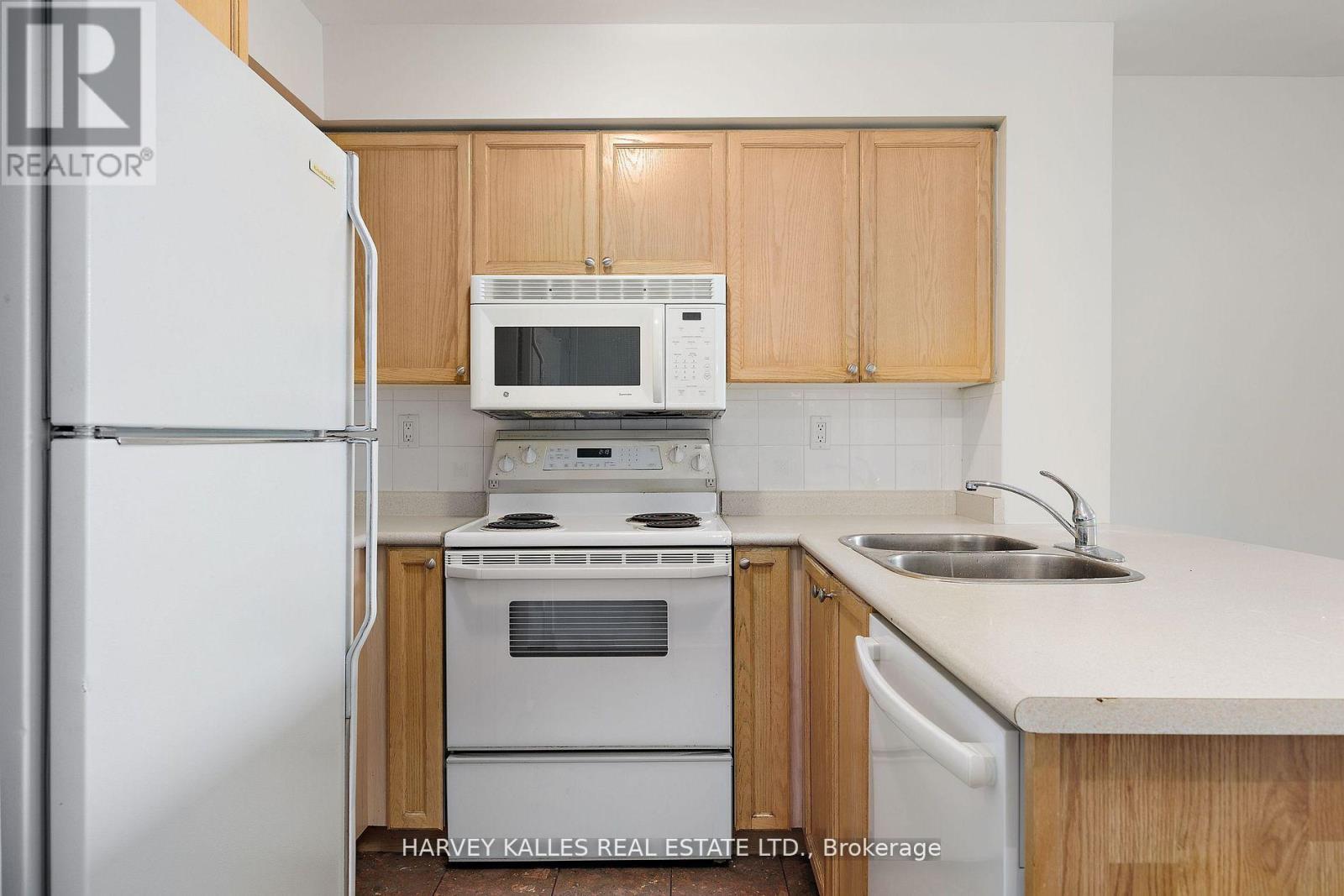 512 - 109 FRONT STREET E