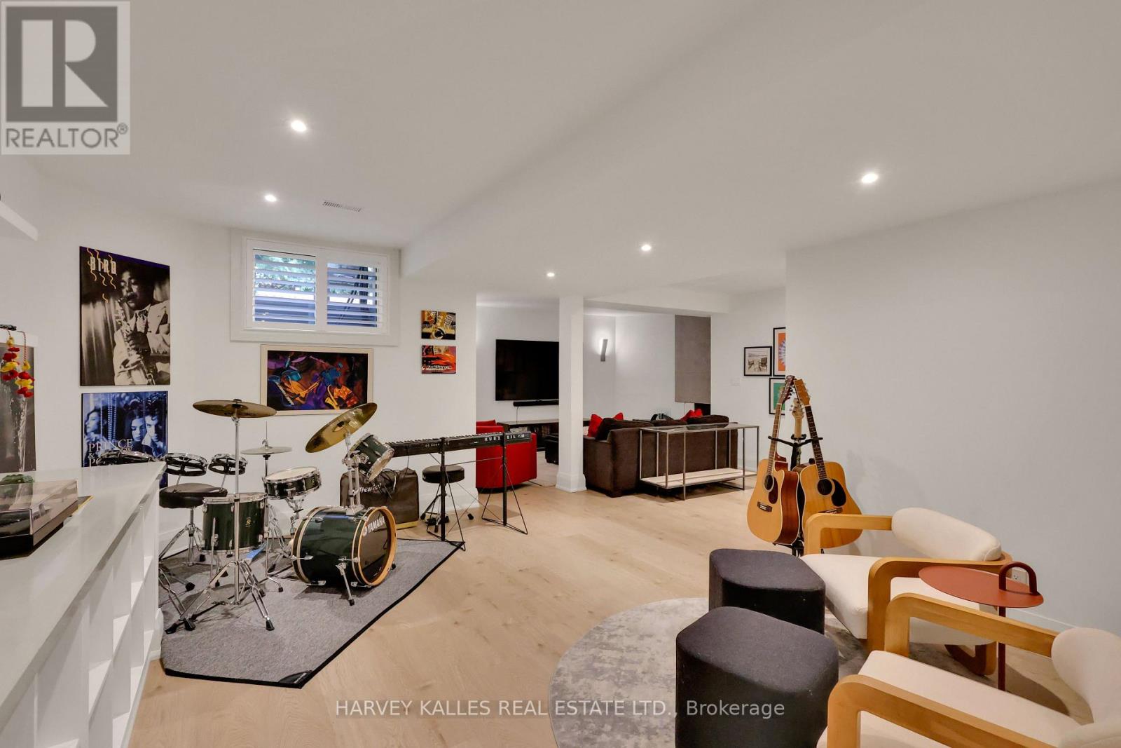 254 YONGE BOULEVARD