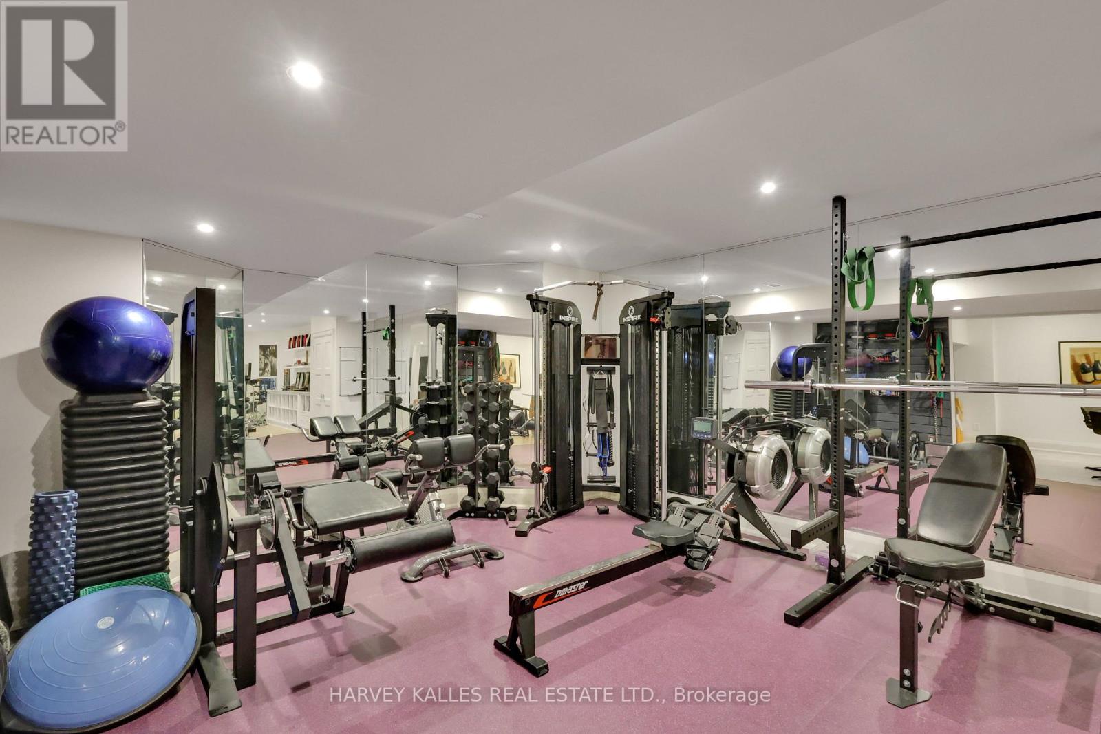254 YONGE BOULEVARD