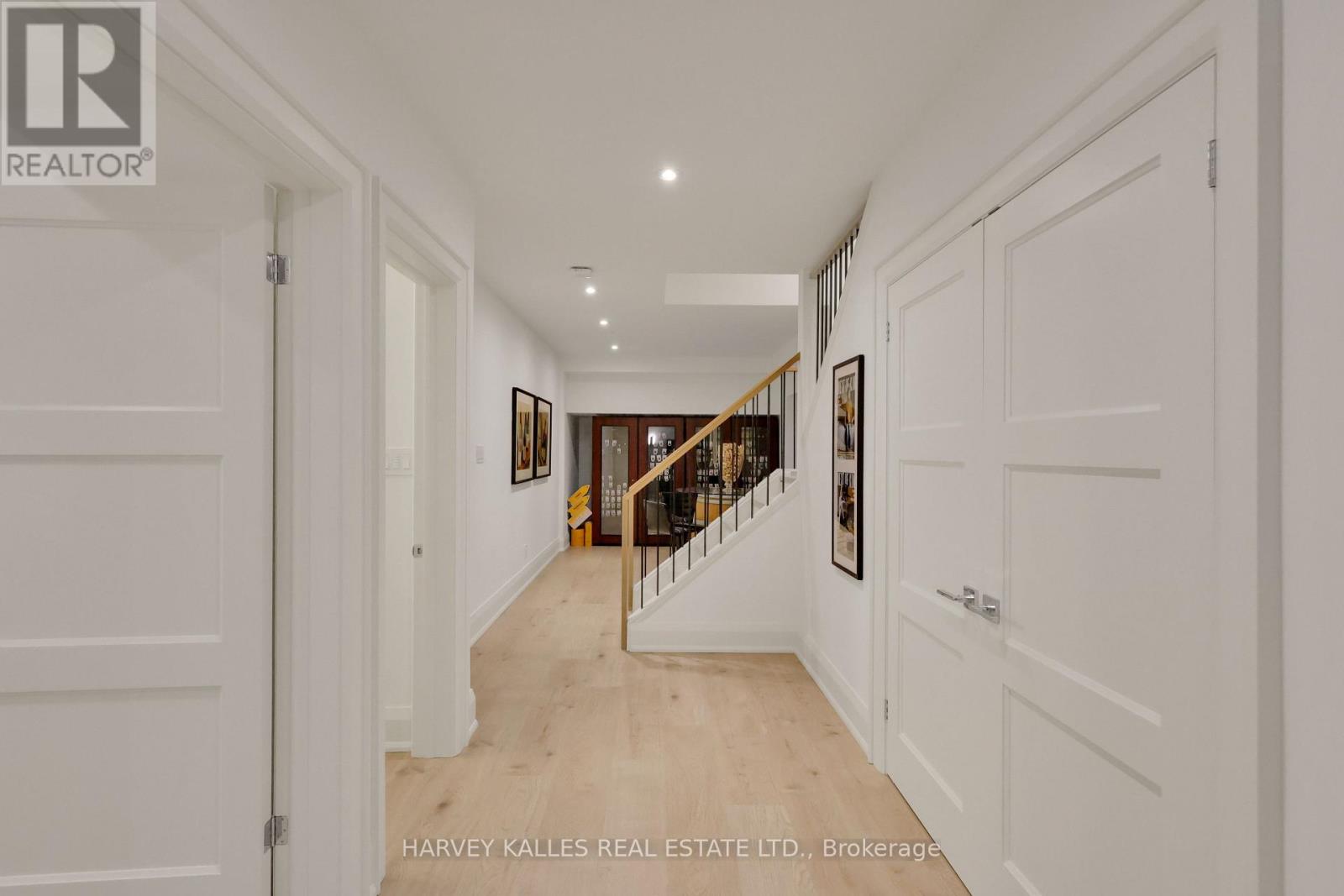 254 YONGE BOULEVARD