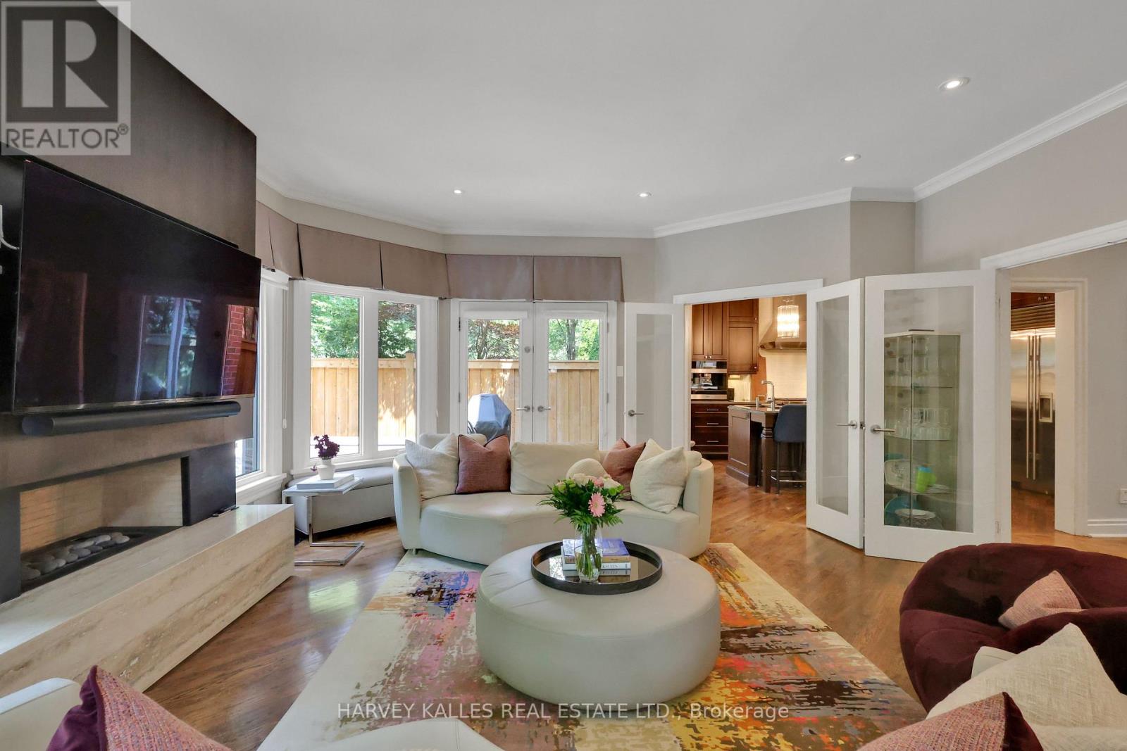 254 YONGE BOULEVARD