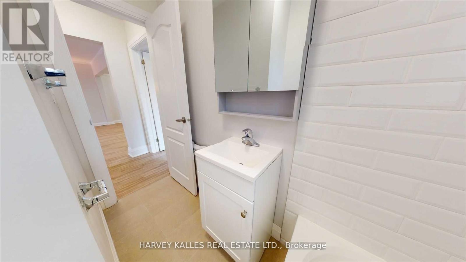 2 - 316 LONSDALE ROAD