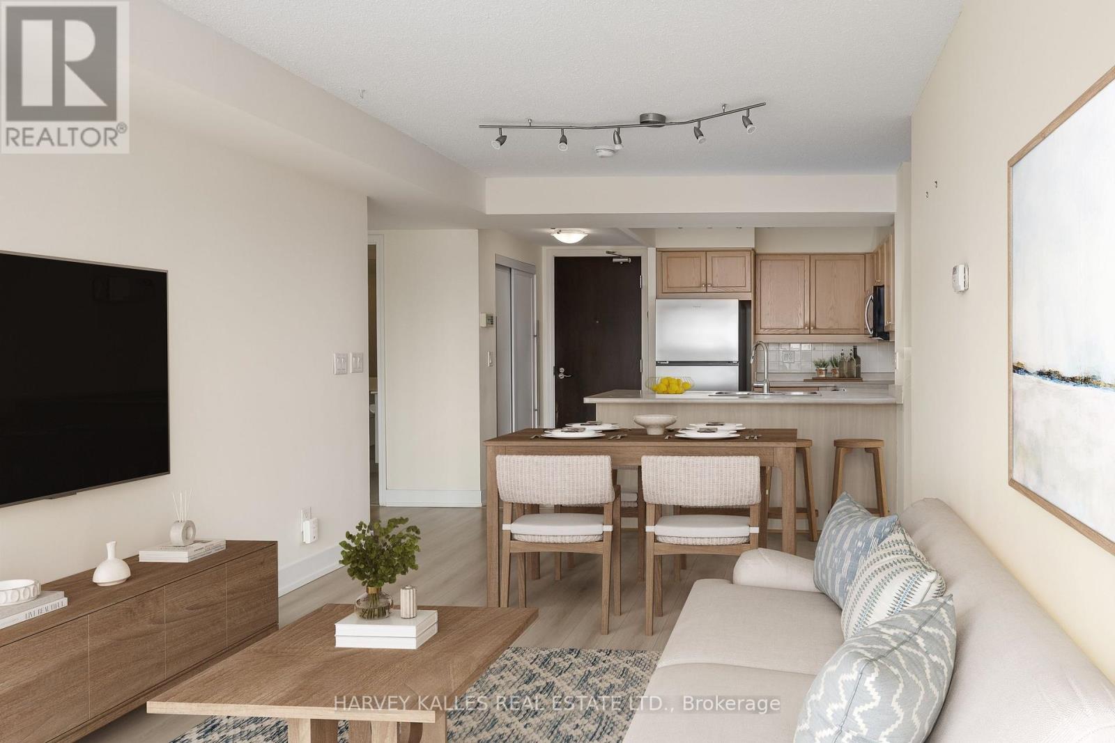 503 - 205 THE DONWAY W