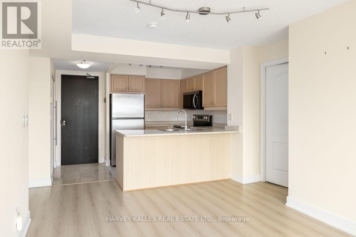 503 - 205 THE DONWAY W
