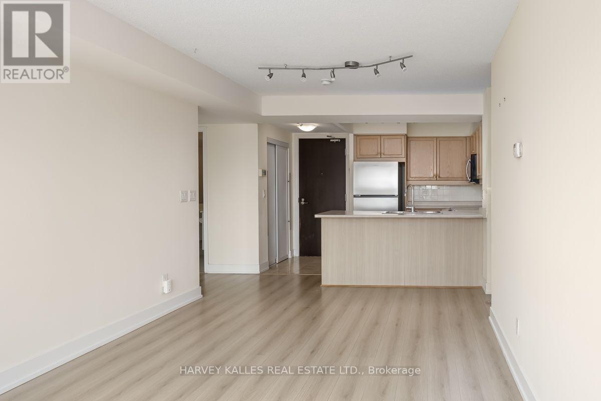 503 - 205 THE DONWAY W