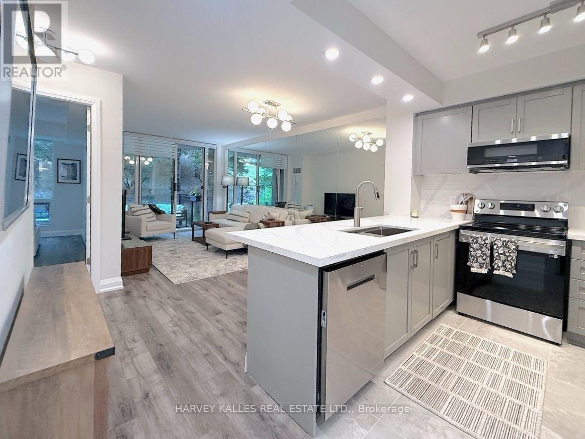 28 WILLIAM CARSON CRESCENT