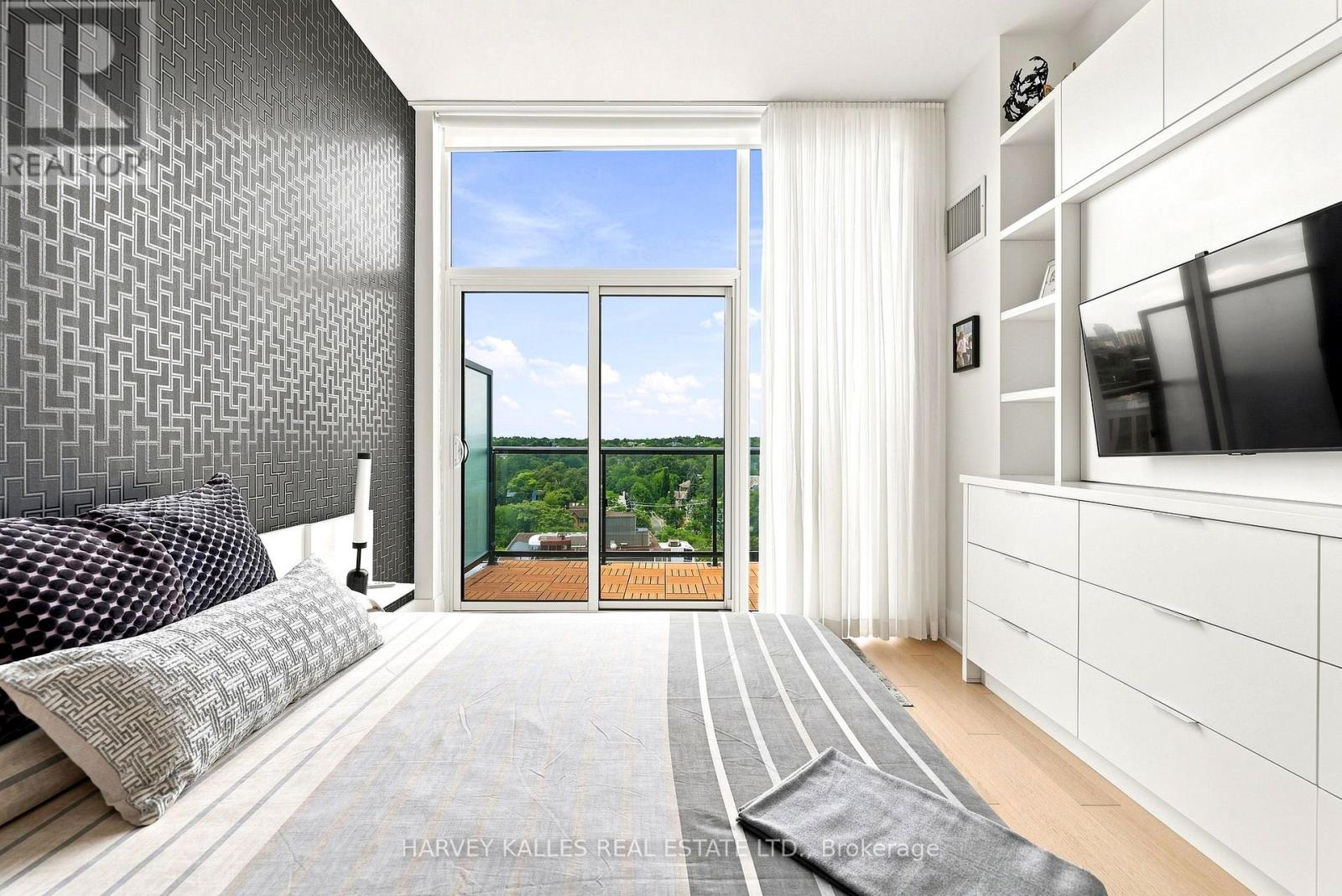 PH6 - 1 BELSIZE DRIVE