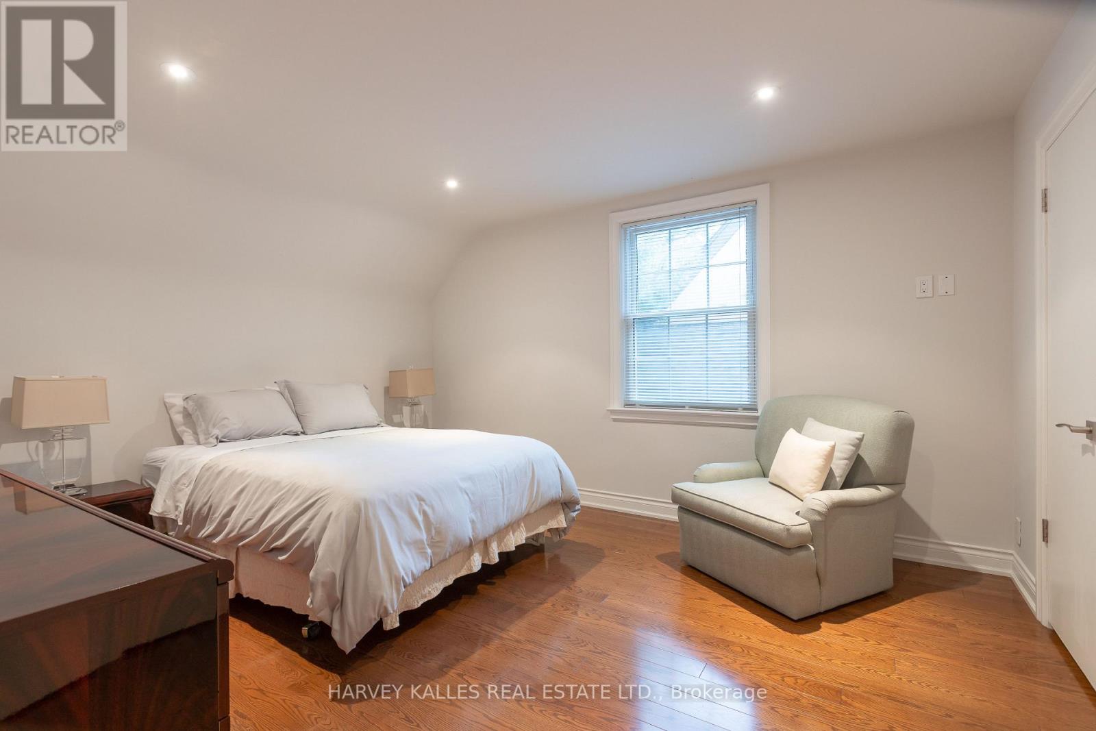 536 BLYTHWOOD ROAD
