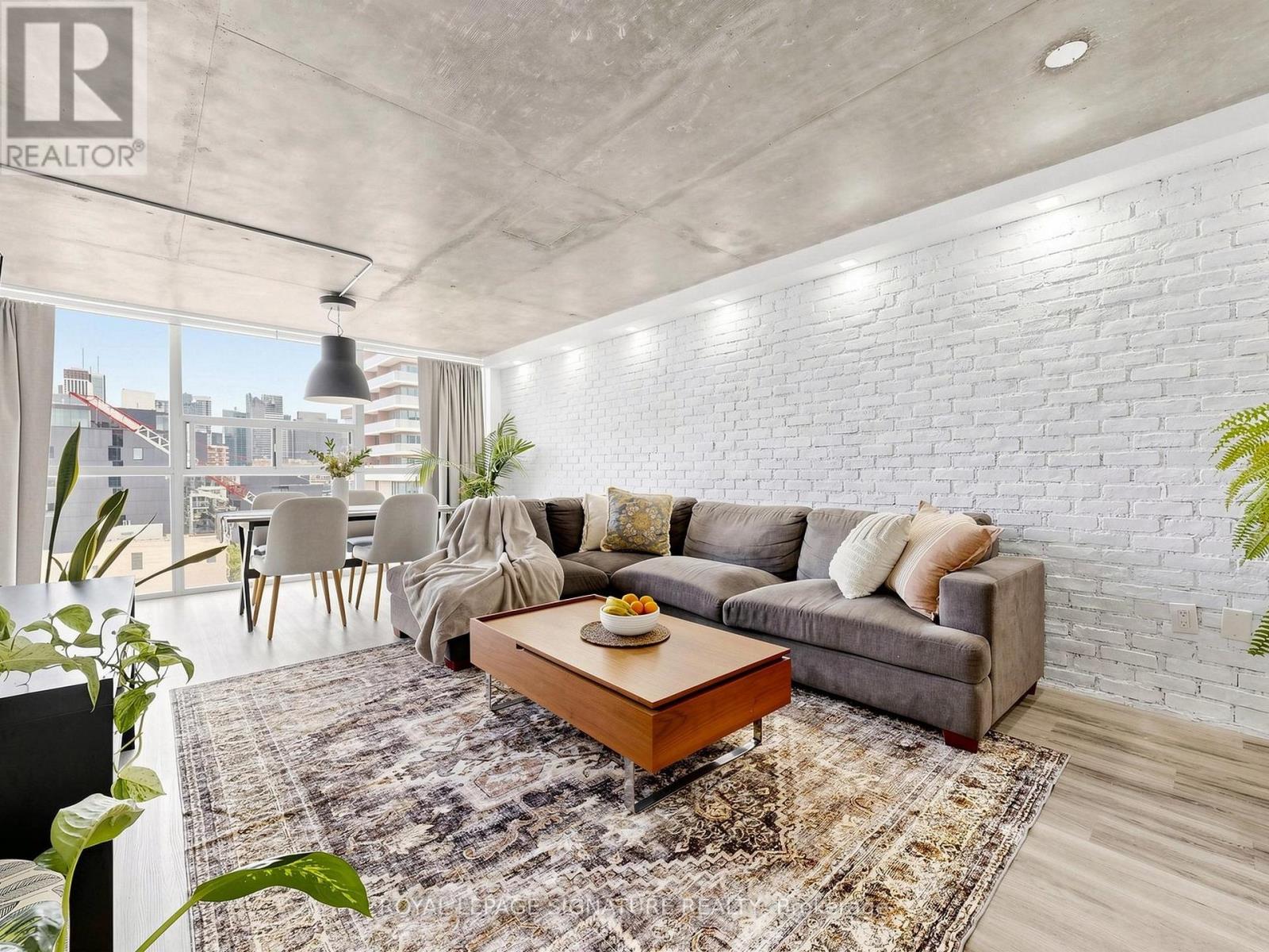 1603 - 705 KING STREET W