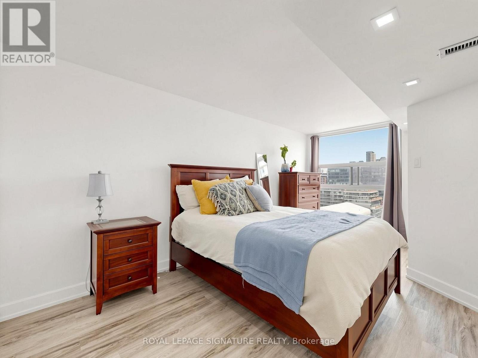1603 - 705 KING STREET W