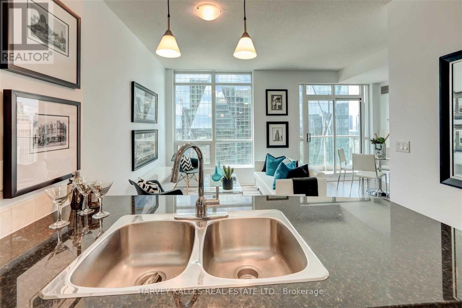 3312 - 18 YONGE STREET