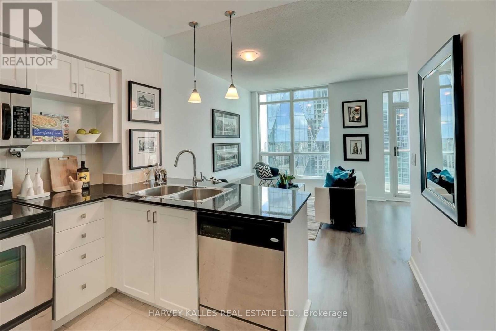3312 - 18 YONGE STREET