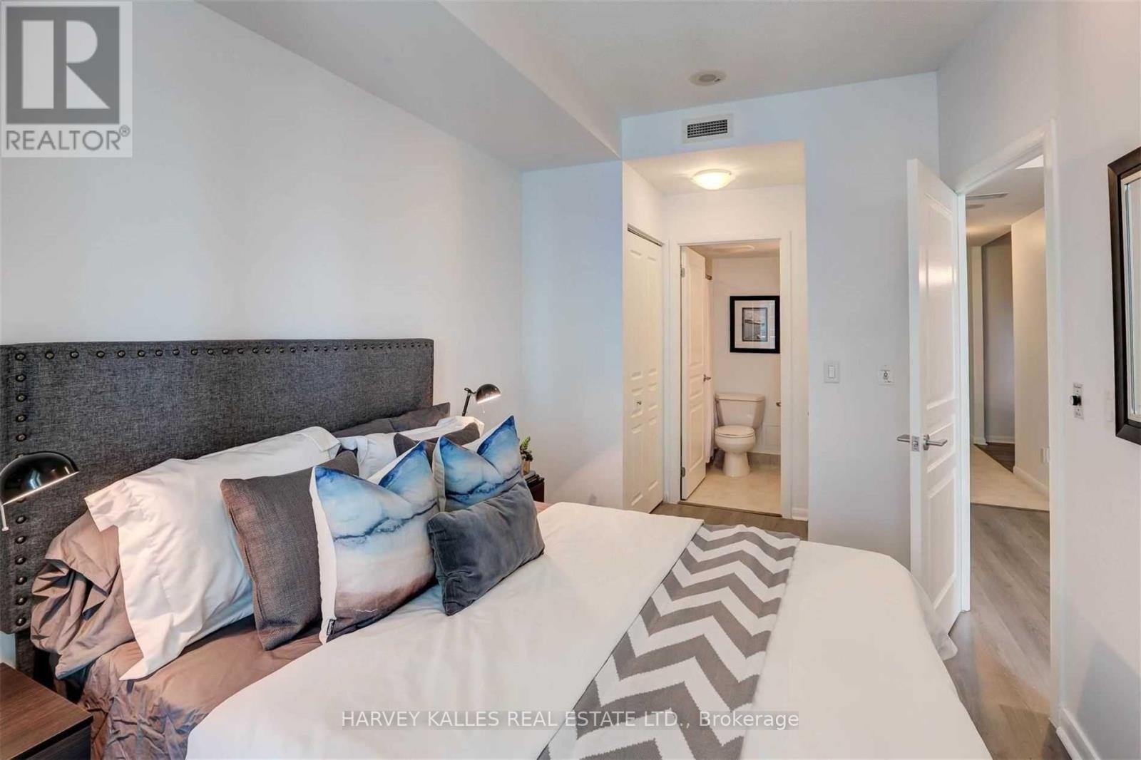 3312 - 18 YONGE STREET